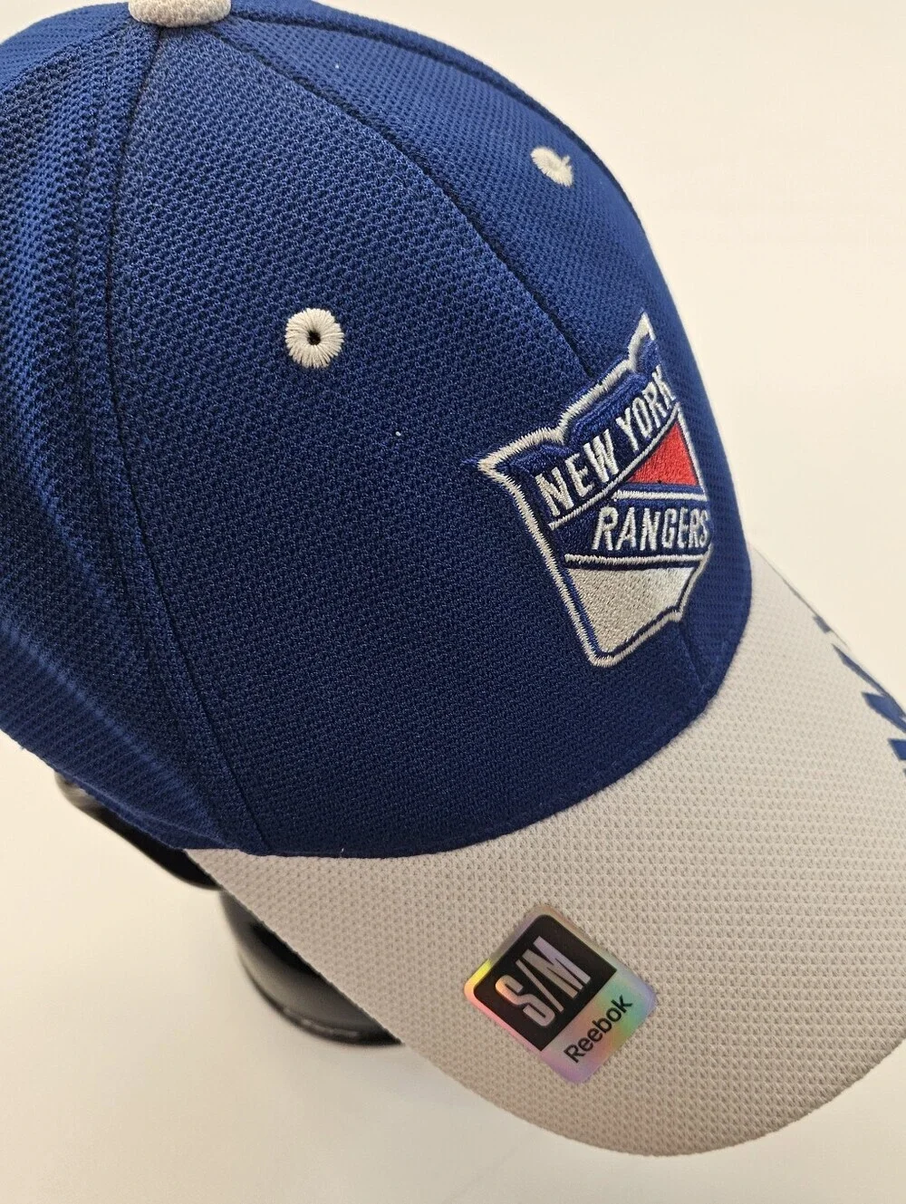 Reebok New York Rangers NHL Sz S/M Hat Center Ice Collection Blue & Gray Fitted